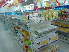 广州货架生产厂家教你如何选购药店货架